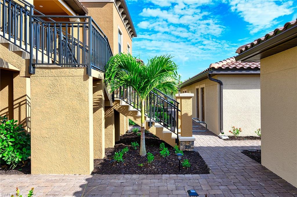 9365 Pocida Ct 102 Property Photo 12
