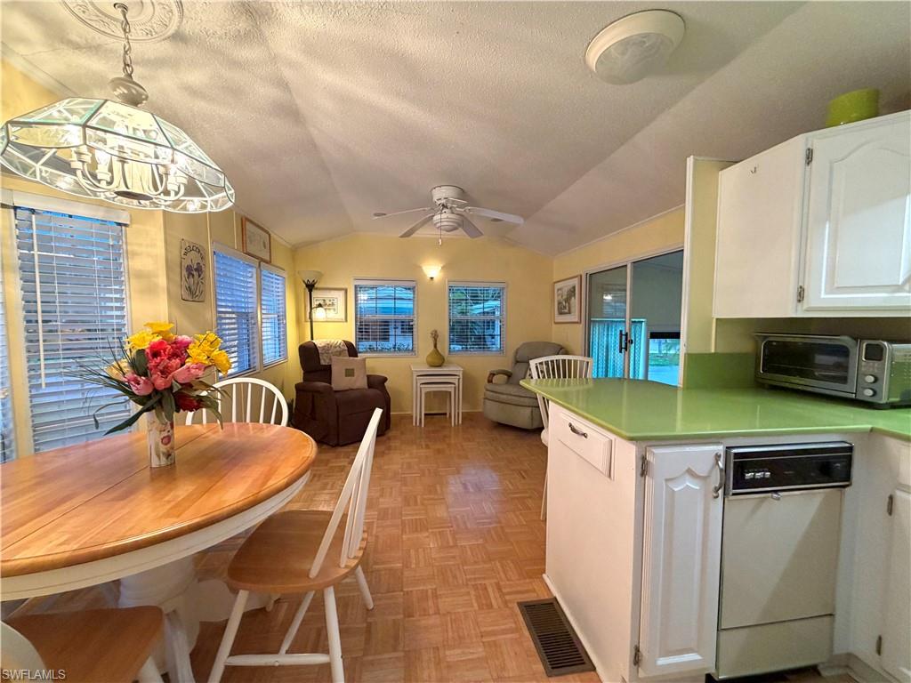 4650 Jefferson Davis Blvd W Property Photo 9