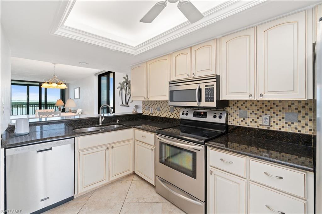 8400 Estero Blvd 805 Property Photo 4