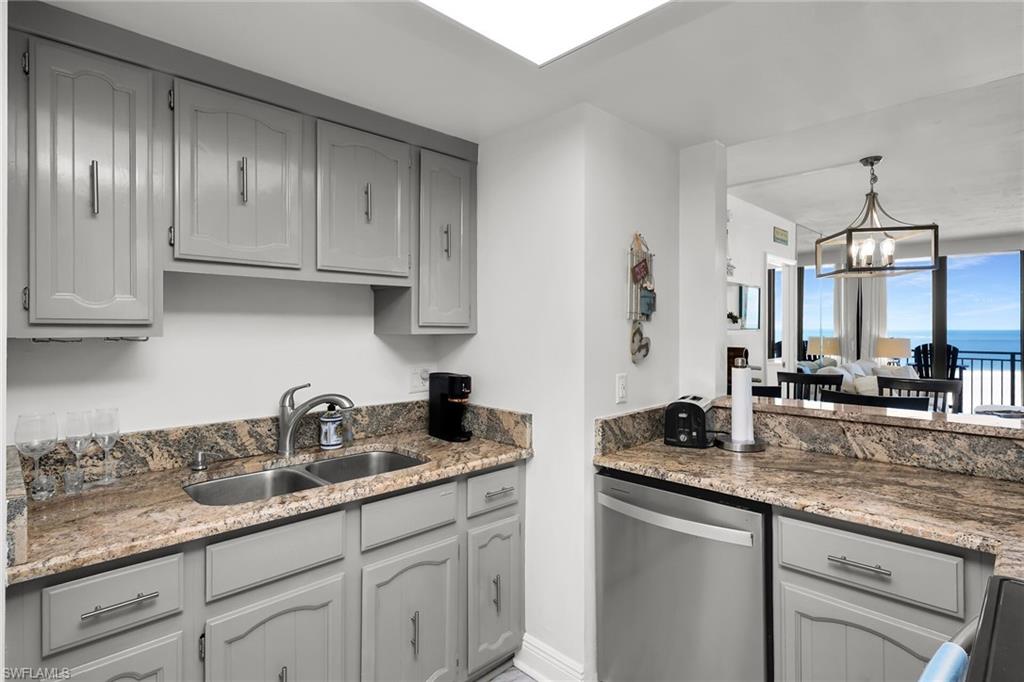 180 Seaview Ct 1009 Property Photo 5