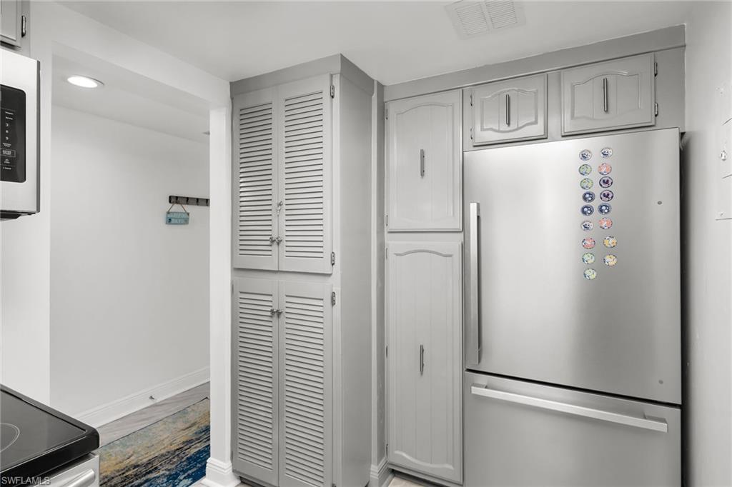 180 Seaview Ct 1009 Property Photo 7