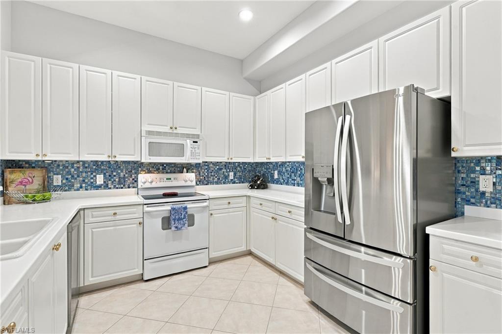 1112 Manor Lake Dr 202 Property Photo 5