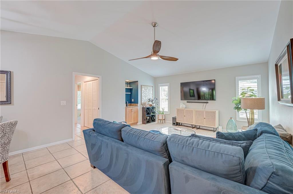 6831 Saint Edmunds Loop Property Photo 4
