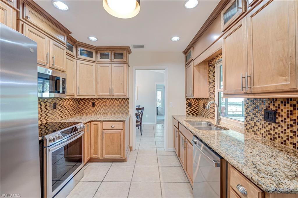 6831 Saint Edmunds Loop Property Photo 8