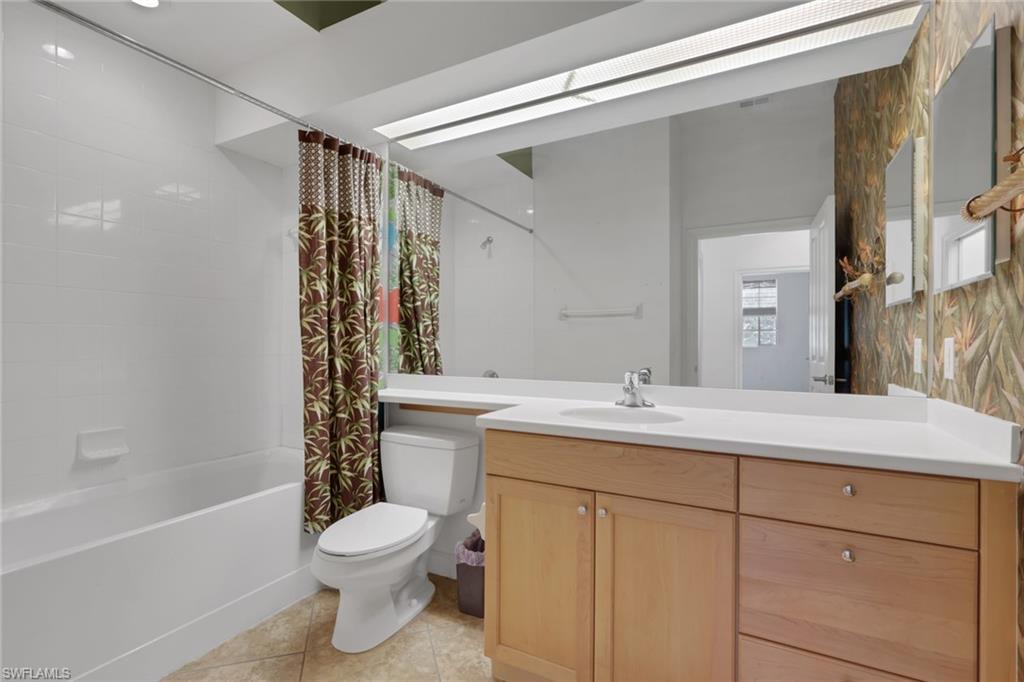 8524 Via Lungomare Cir 202 Property Photo 16