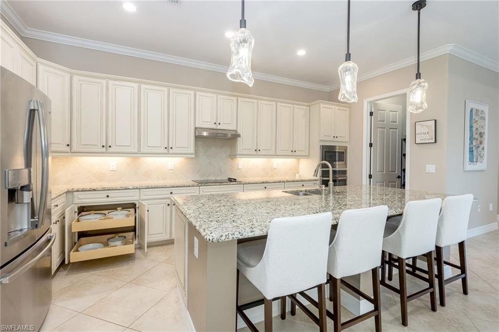 12836 Kinross Ln Property Photo 6