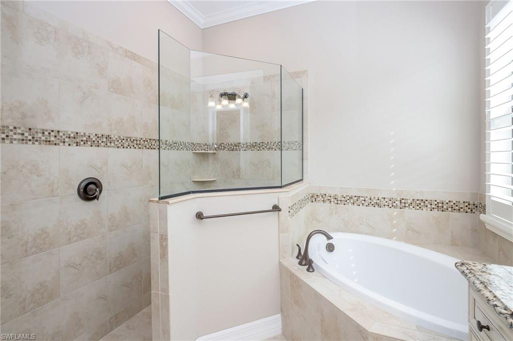 12836 Kinross Ln Property Photo 11