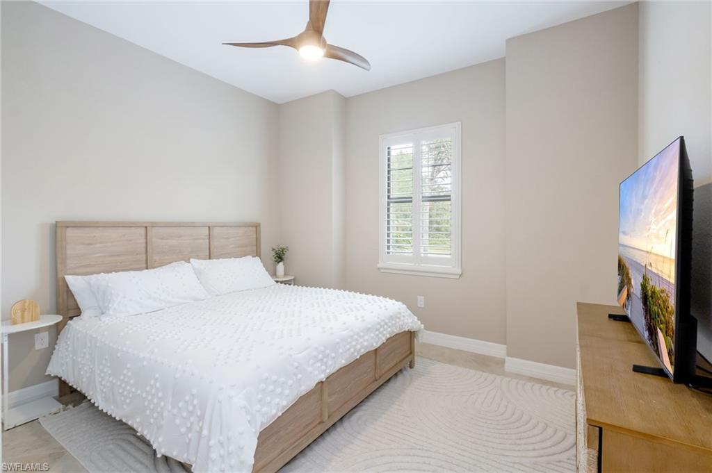 12836 Kinross Ln Property Photo 12