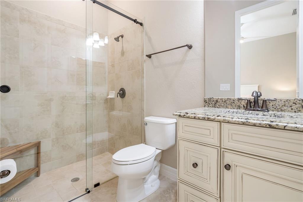 12836 Kinross Ln Property Photo 16