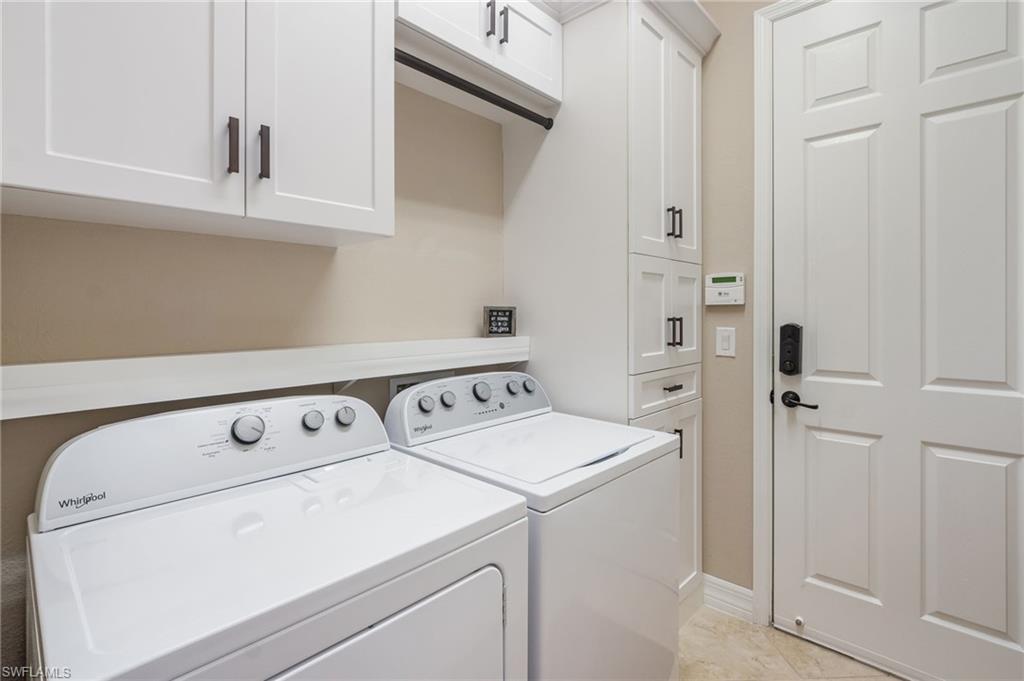 12836 Kinross Ln Property Photo 17