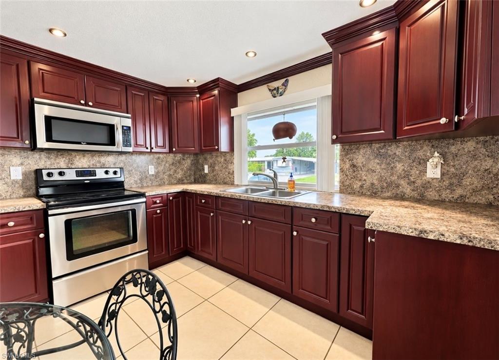 164 Cape Sable Dr Property Photo 4