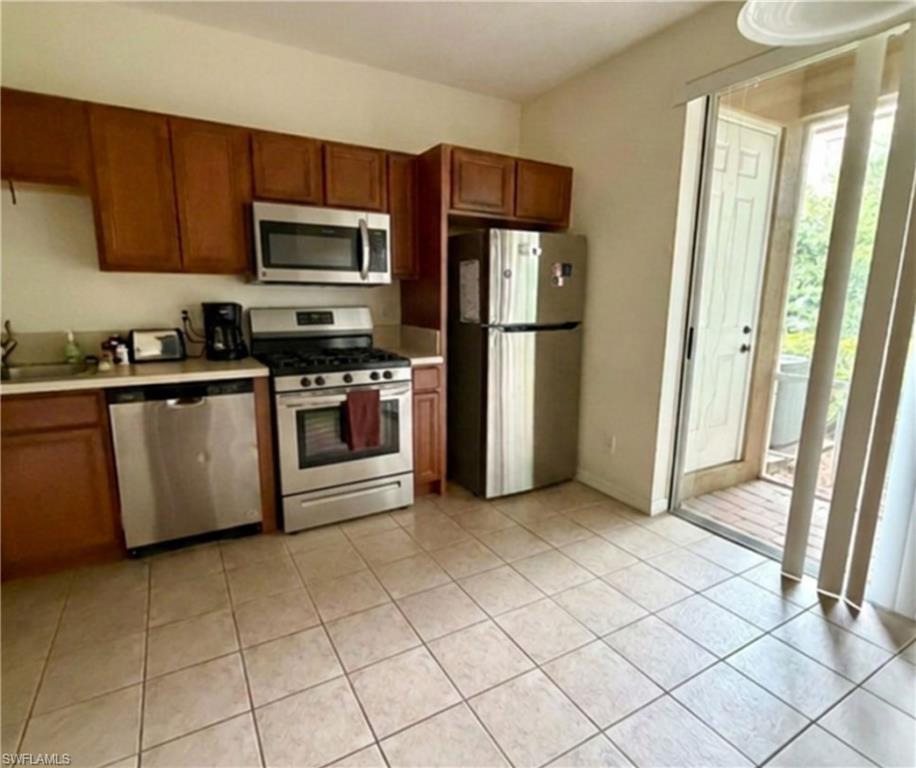 17533 Laurel Grove Ct Property Photo 2