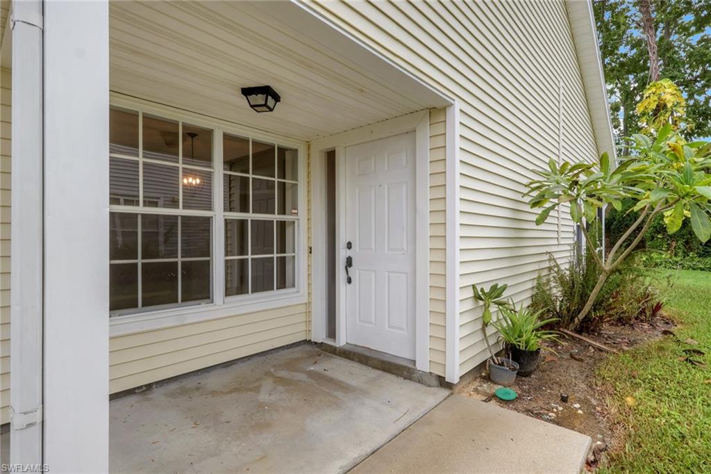 1413 Monarch Cir B4 Property Photo 3