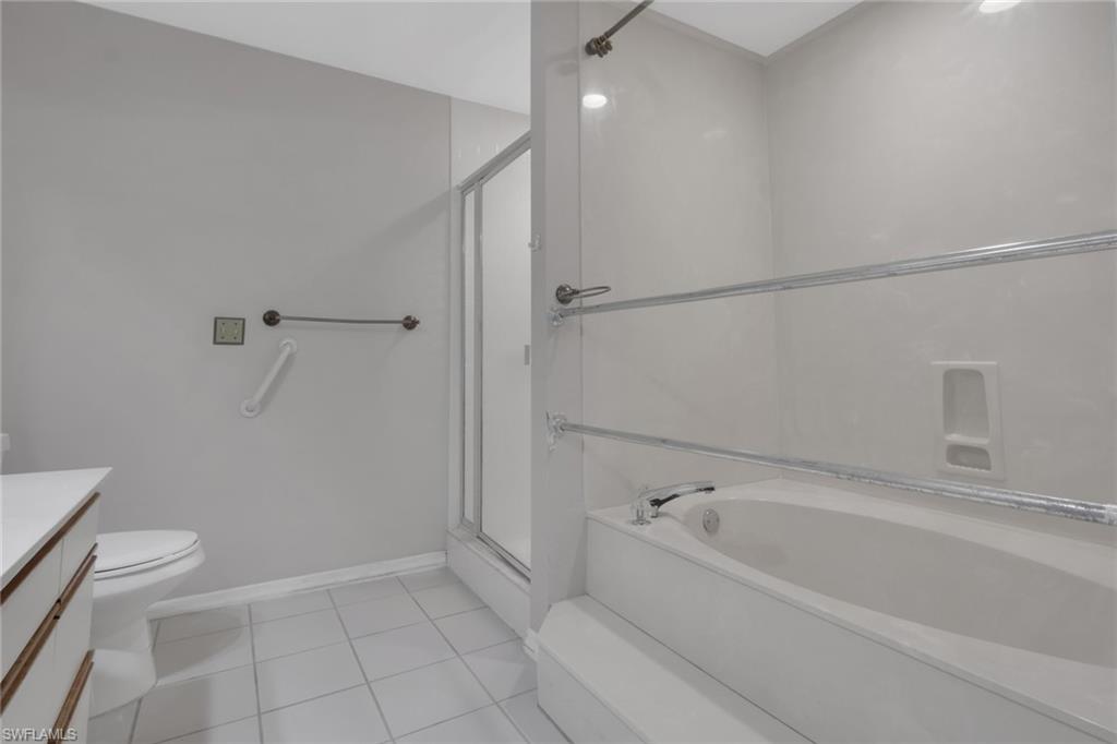 1413 Monarch Cir B4 Property Photo 18