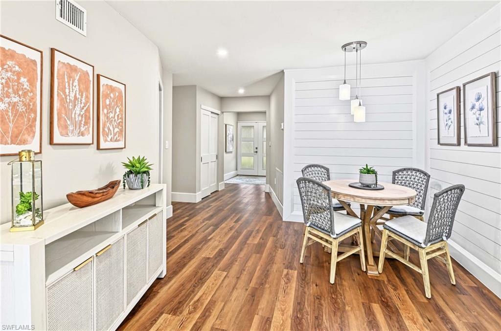 9 Pelican St E Property Photo 8