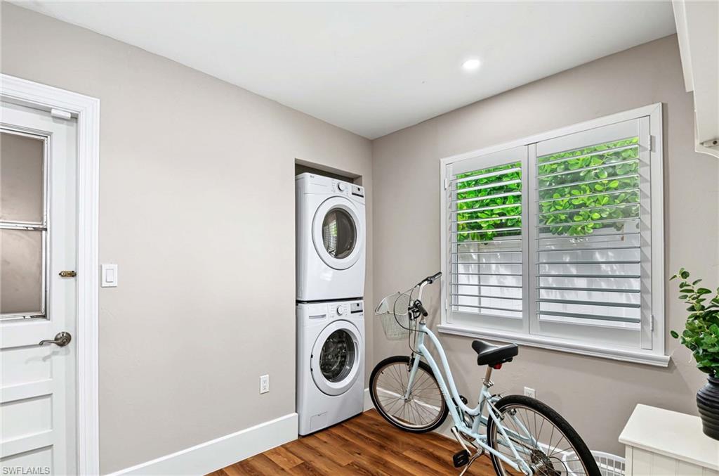 9 Pelican St E Property Photo 20