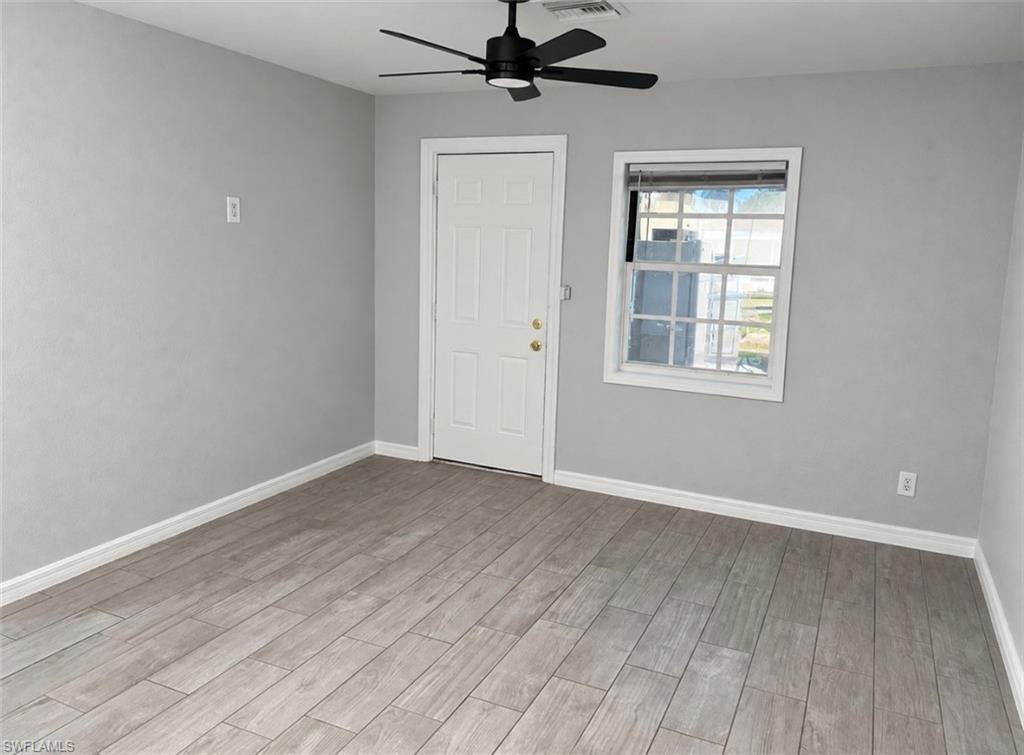 1140 4th Way Property Photo 3