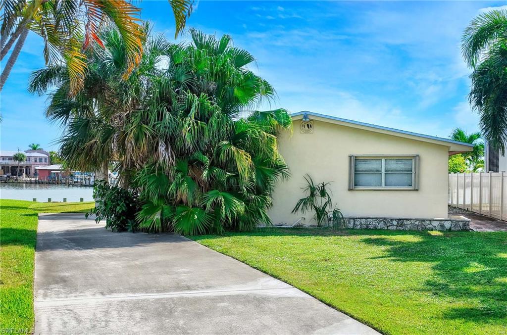 129 Pago Pago Dr E Property Photo 2