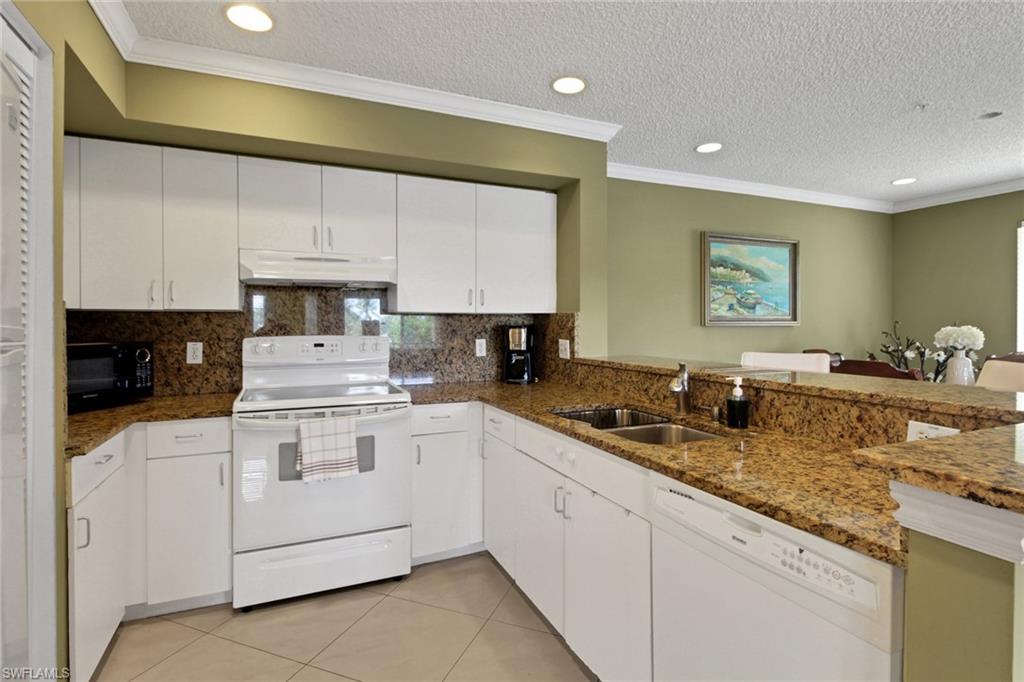 1195 Wildwood Lakes Blvd 202 Property Photo 4