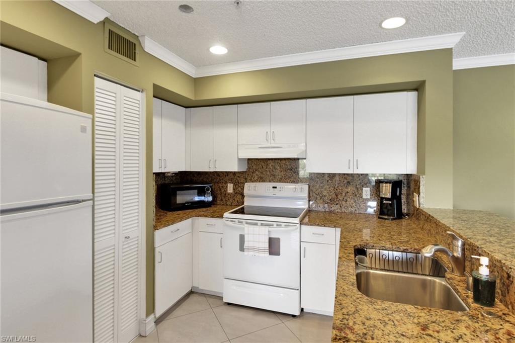 1195 Wildwood Lakes Blvd 202 Property Photo 5