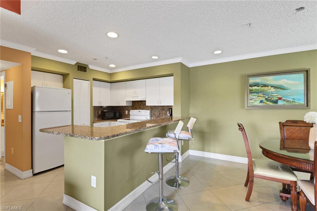 1195 Wildwood Lakes Blvd 202 Property Photo 7