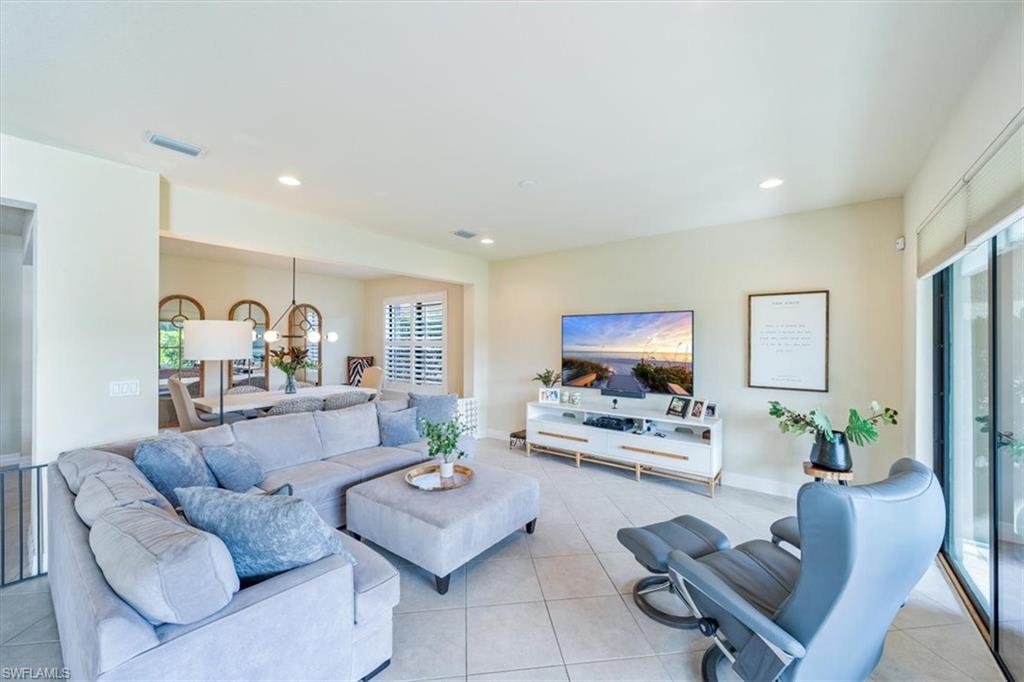 11546 Meadowrun Cir Property Photo 8
