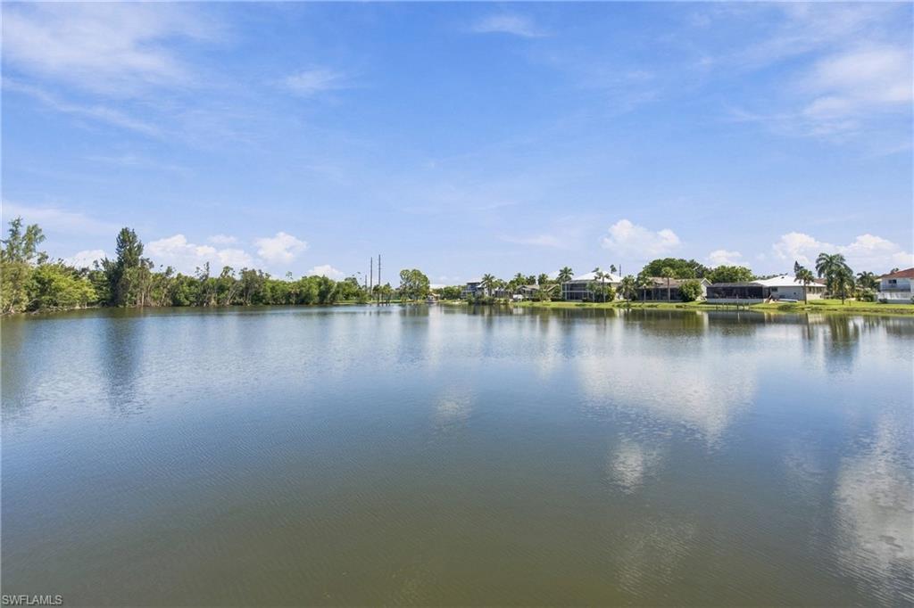 6040 Lake Grasmere Way Property Photo 2