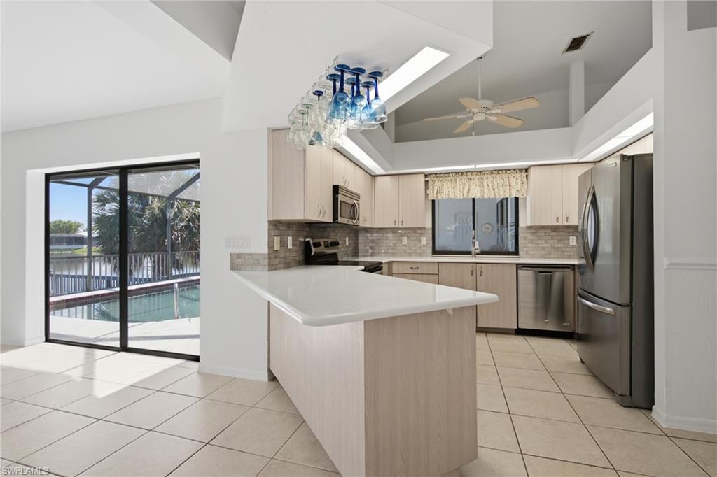 6040 Lake Grasmere Way Property Photo 17
