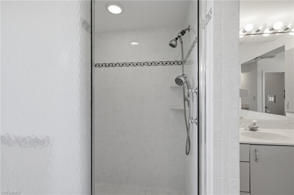 6040 Lake Grasmere Way Property Photo 27