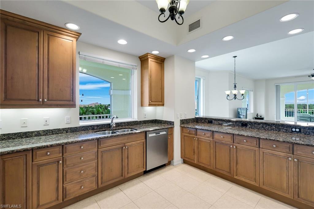2748 Tiburon Blvd E C502 Property Photo 8