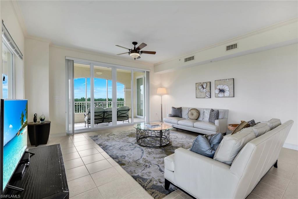 2748 Tiburon Blvd E C502 Property Photo 14