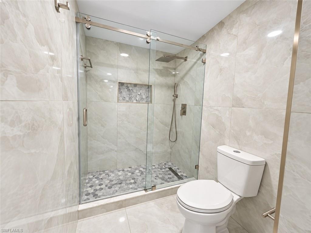 700 Valley Stream Dr 303 Property Photo 10