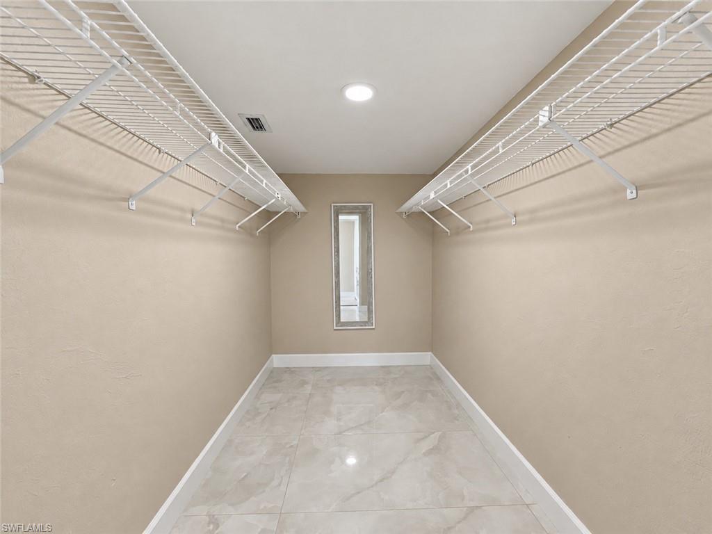 700 Valley Stream Dr 303 Property Photo 11