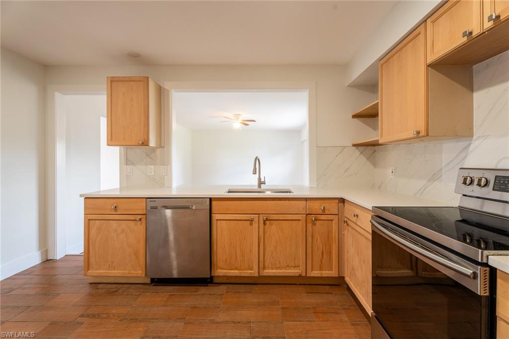 13002 10th St Property Photo 9