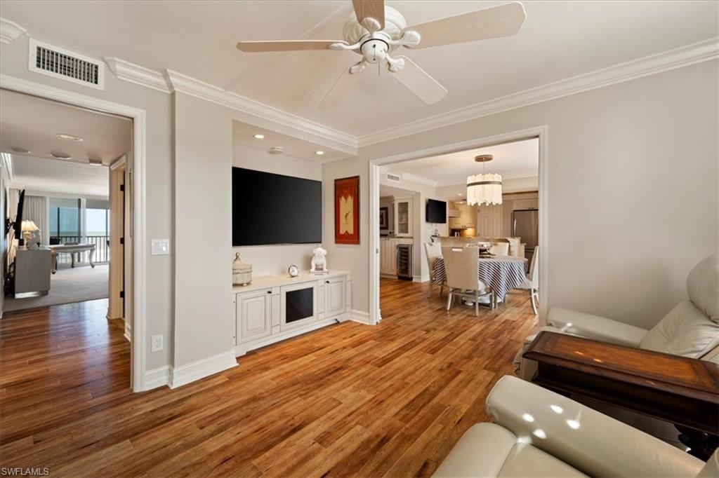 10691 Gulf Shore Dr 200 Property Photo 4