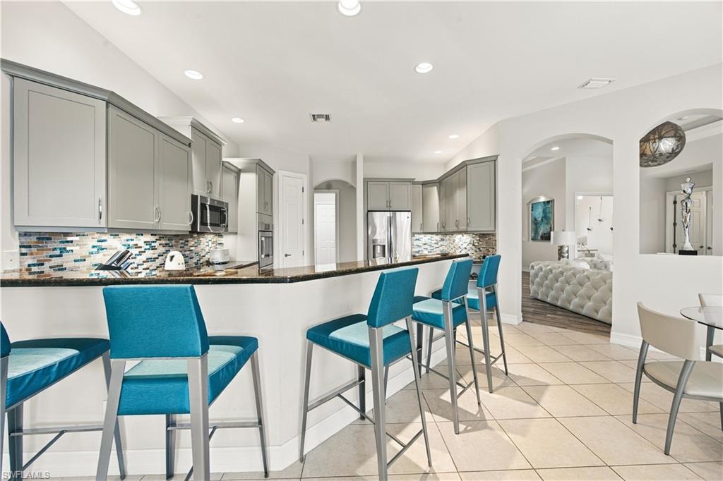 4995 Rustic Oaks Cir Property Photo 8