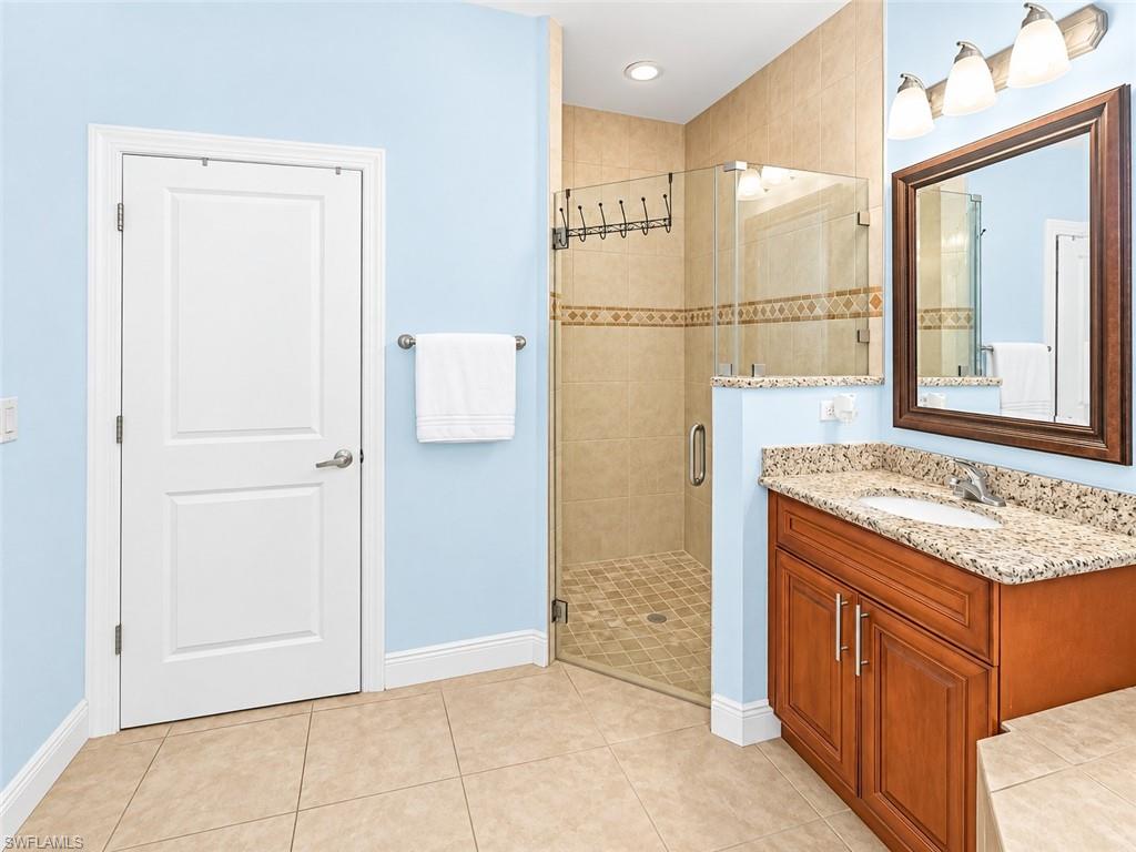2735 12th Ave Ne Property Photo 10