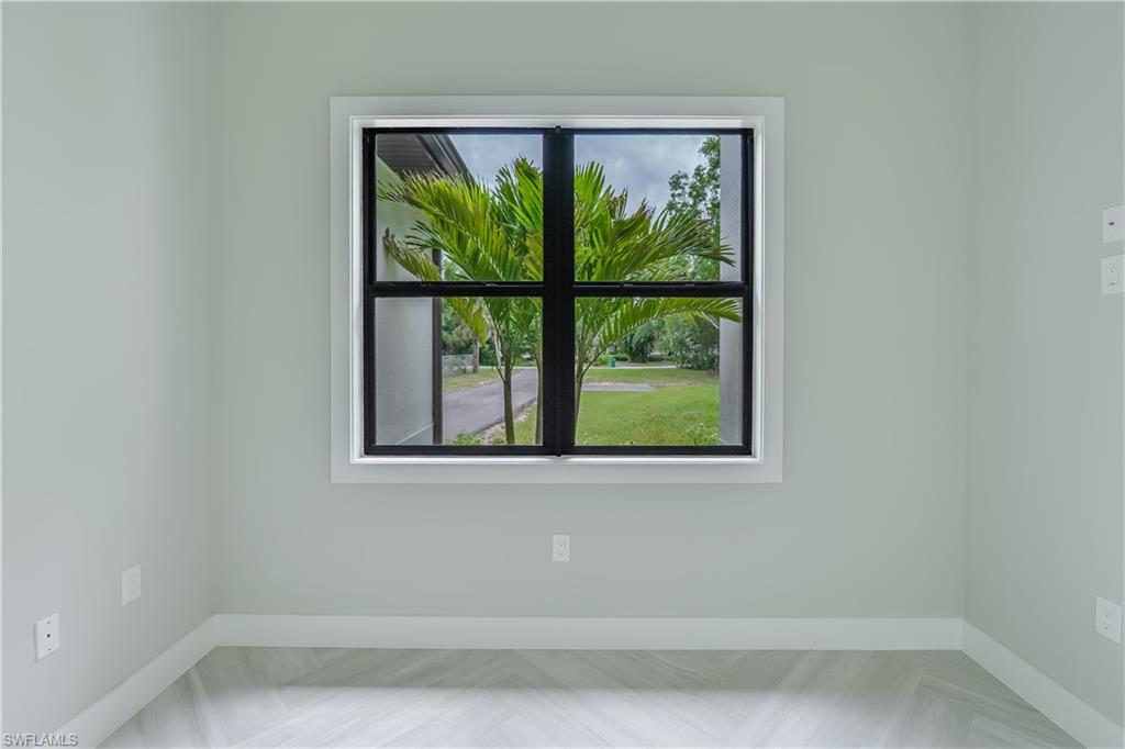 1871 24th Ave Ne Property Photo 8