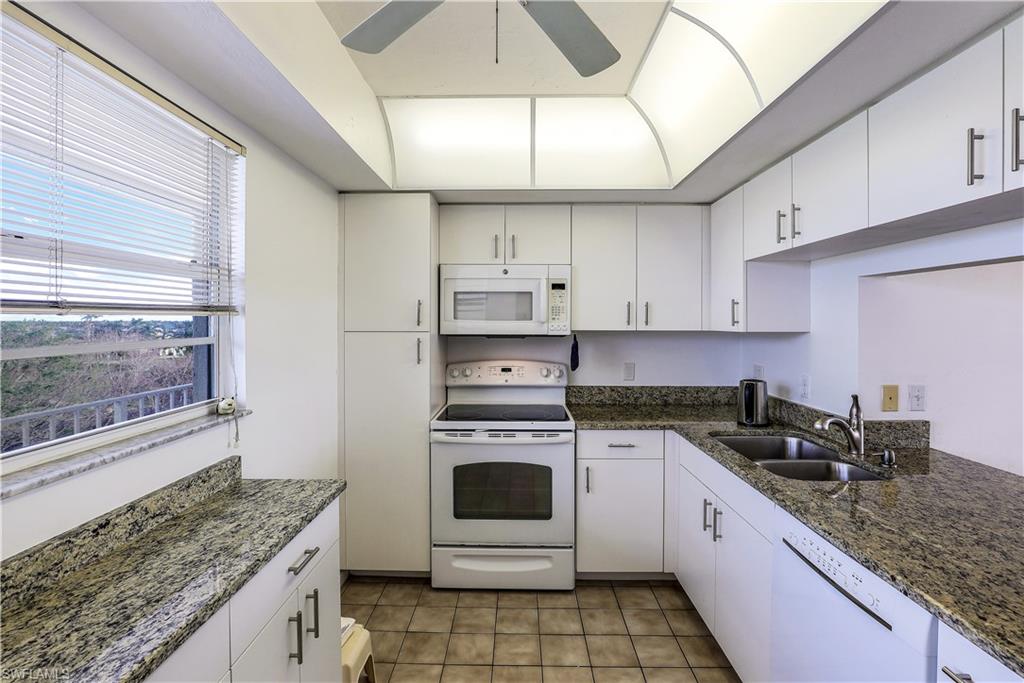 133 Collier Blvd C502 Property Photo 10
