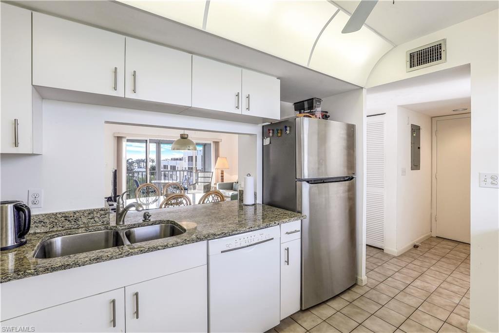 133 Collier Blvd C502 Property Photo 11