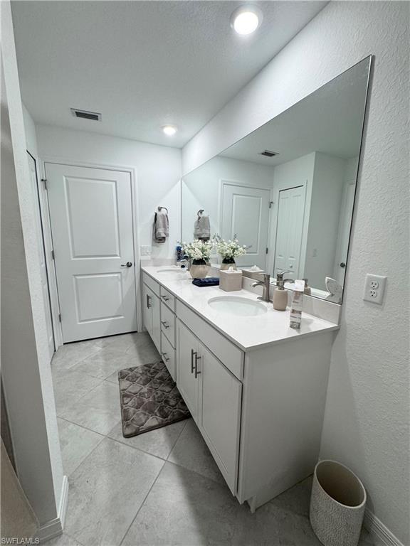 14201 Heritage Landing Blvd 1328 Property Photo 18