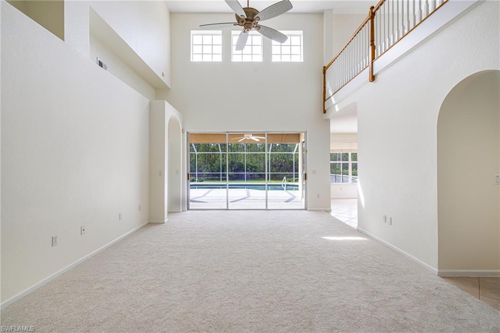 9279 Oak Strand Dr Property Photo 4
