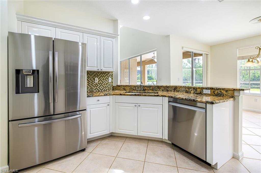 9279 Oak Strand Dr Property Photo 11