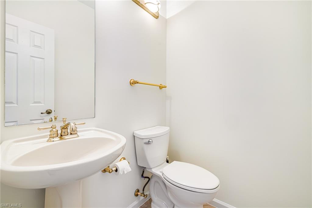 9279 Oak Strand Dr Property Photo 17