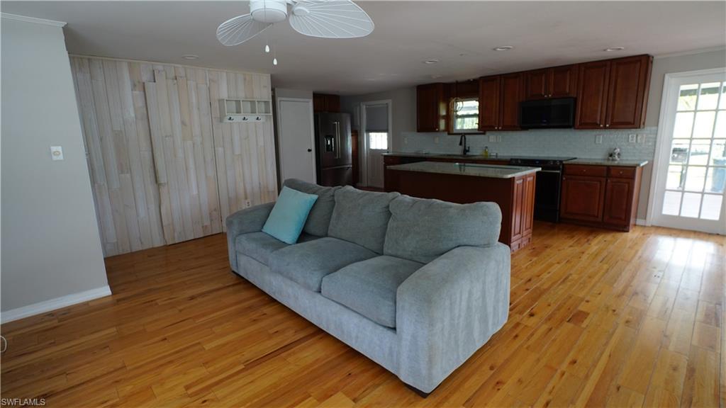 12861 Iona Rd Property Photo 5