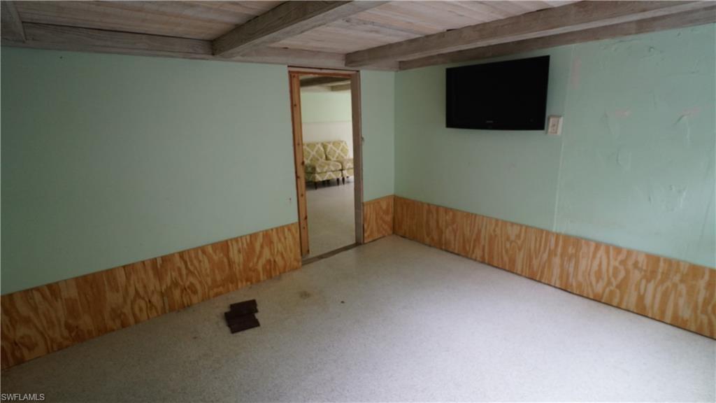 12861 Iona Rd Property Photo 17