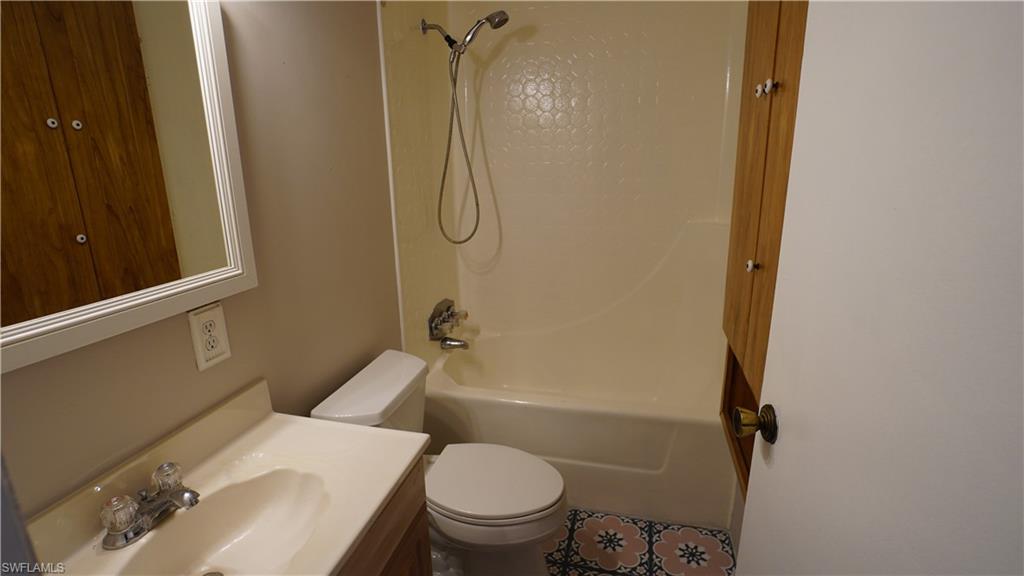 12861 Iona Rd Property Photo 19