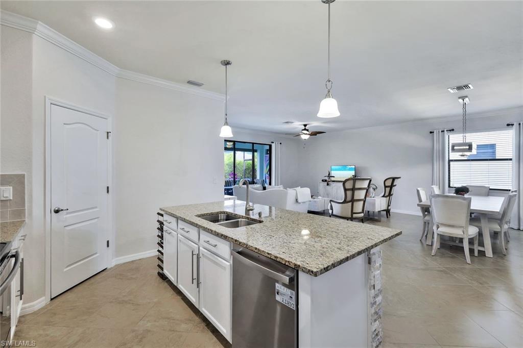 9207 Shadow Oak Ln Property Photo 10