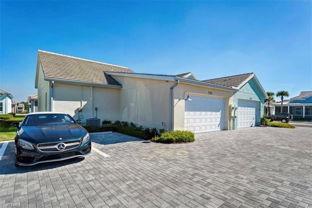 7235 Saona Ct Property Photo 14