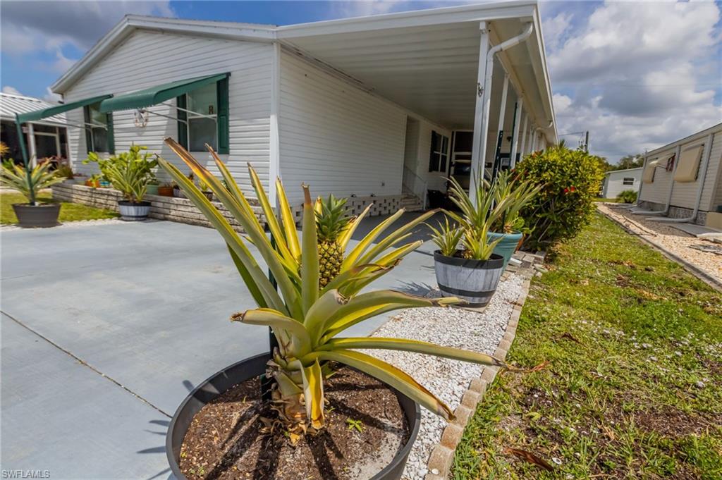 9749 Sugarberry Way Property Photo 2